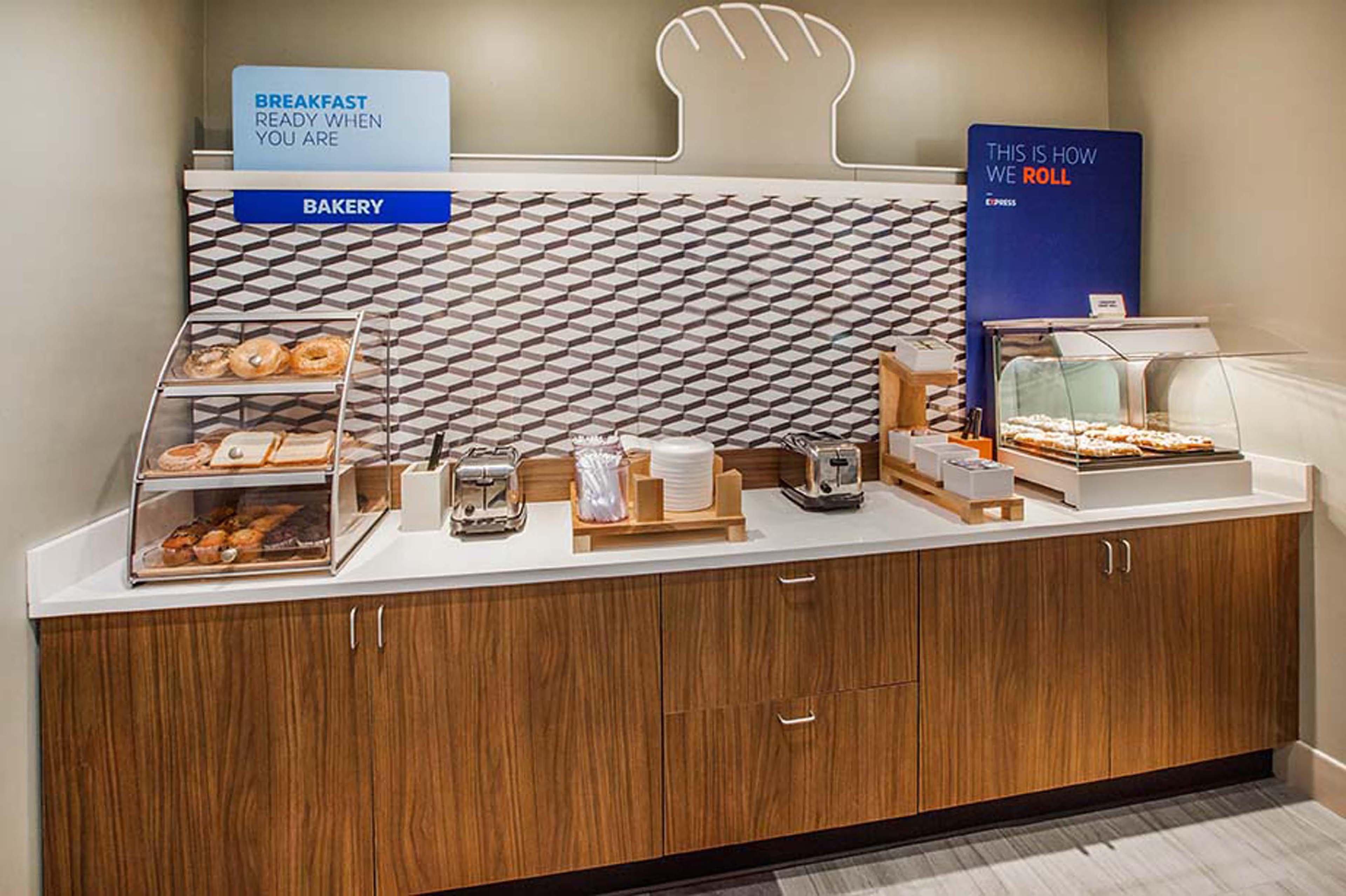 Holiday Inn Express & Suites Lacey - Olympia By Ihg Экстерьер фото