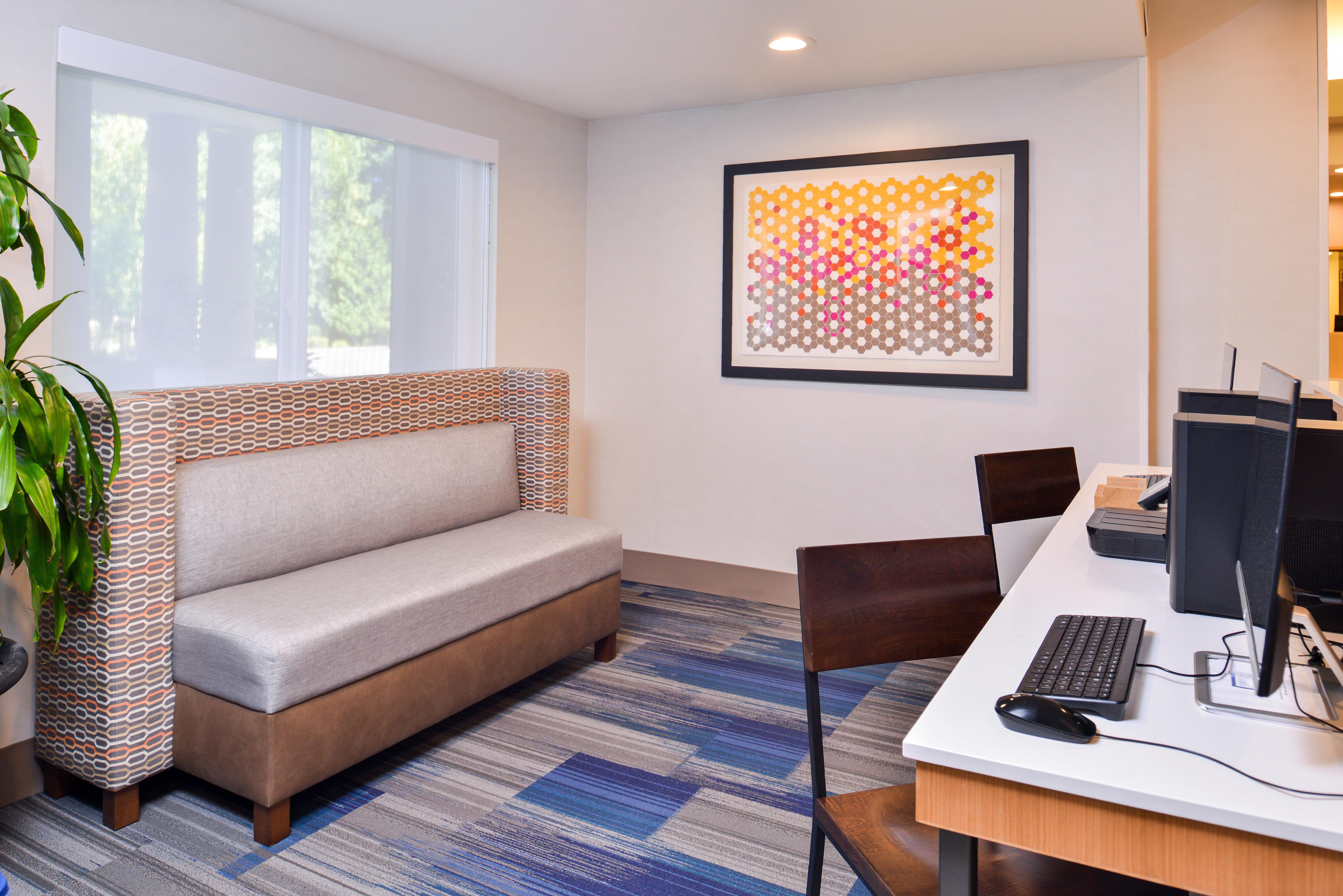 Holiday Inn Express & Suites Lacey - Olympia By Ihg Экстерьер фото