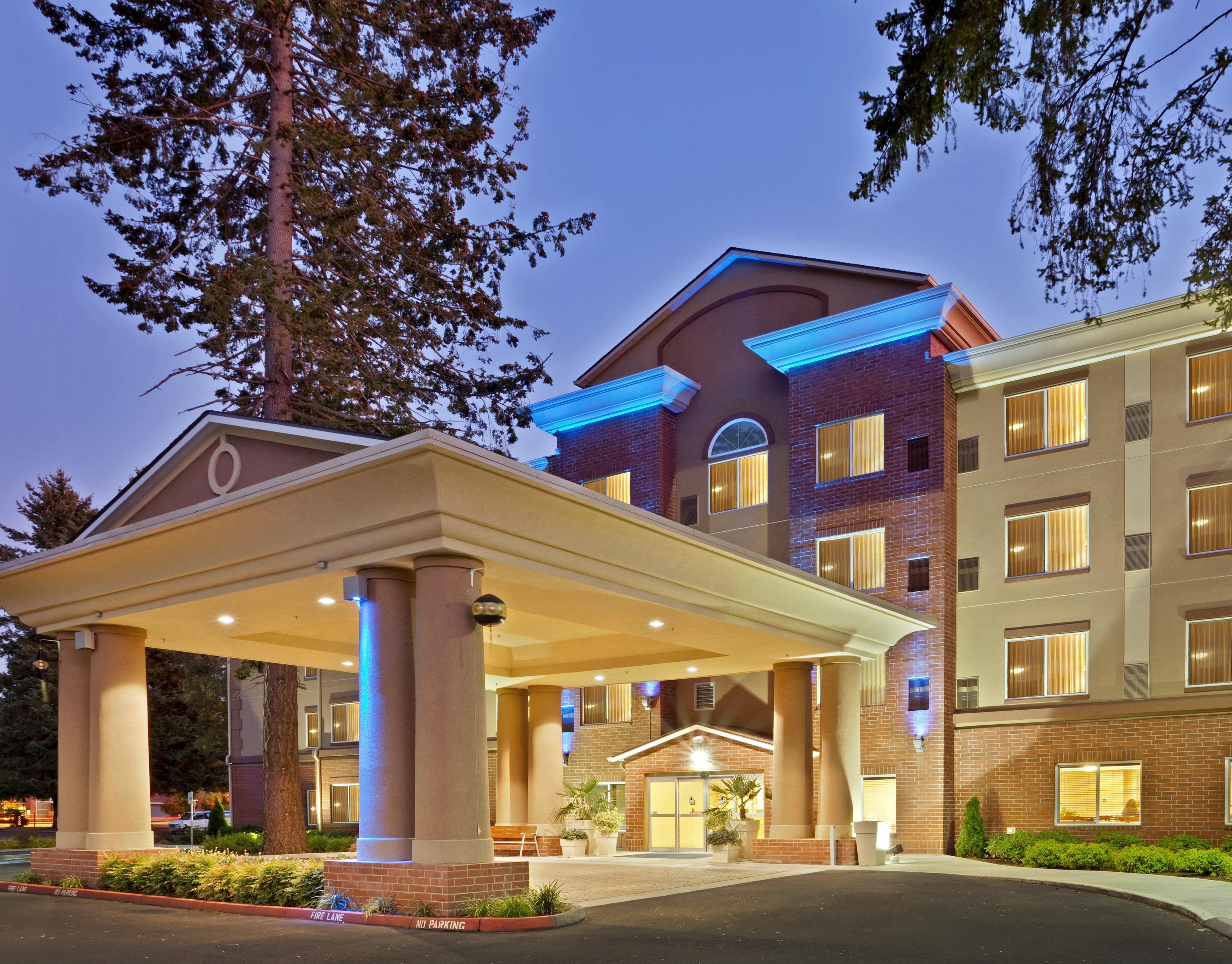 Holiday Inn Express & Suites Lacey - Olympia By Ihg Экстерьер фото