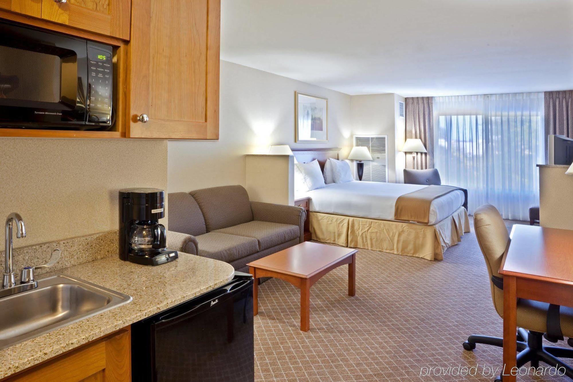 Holiday Inn Express & Suites Lacey - Olympia By Ihg Номер фото