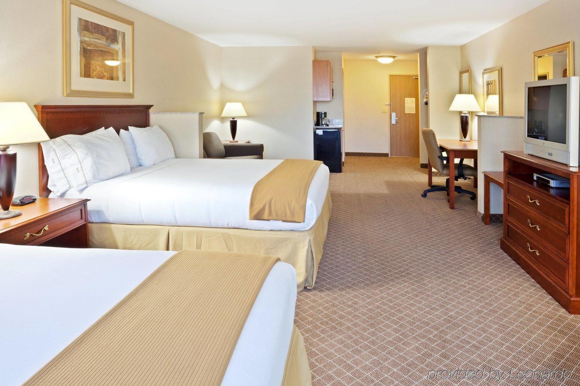 Holiday Inn Express & Suites Lacey - Olympia By Ihg Номер фото