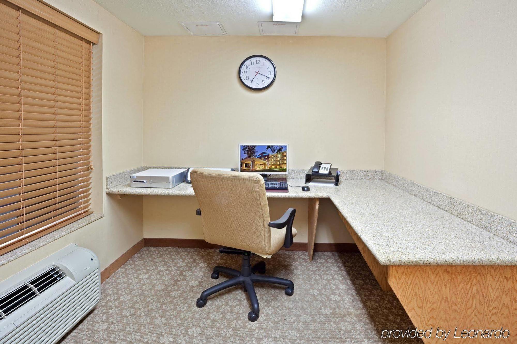 Holiday Inn Express & Suites Lacey - Olympia By Ihg Экстерьер фото