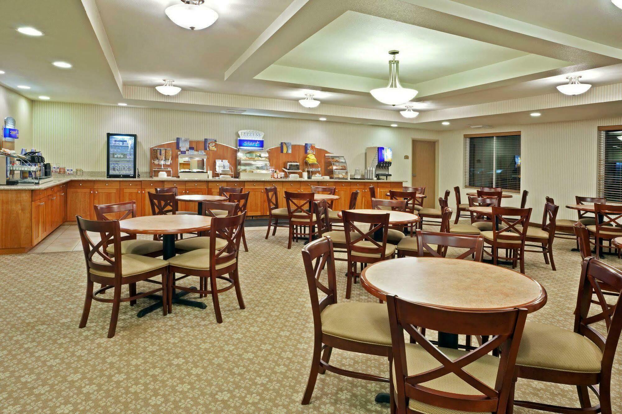Holiday Inn Express & Suites Lacey - Olympia By Ihg Экстерьер фото